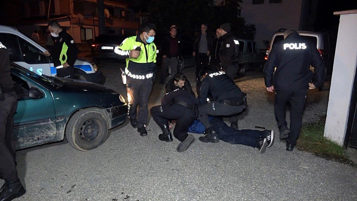 Düzce'de dur ihtarına uymayan 2'si kadın 4 kişi, 5 kilometre kaçabildi 