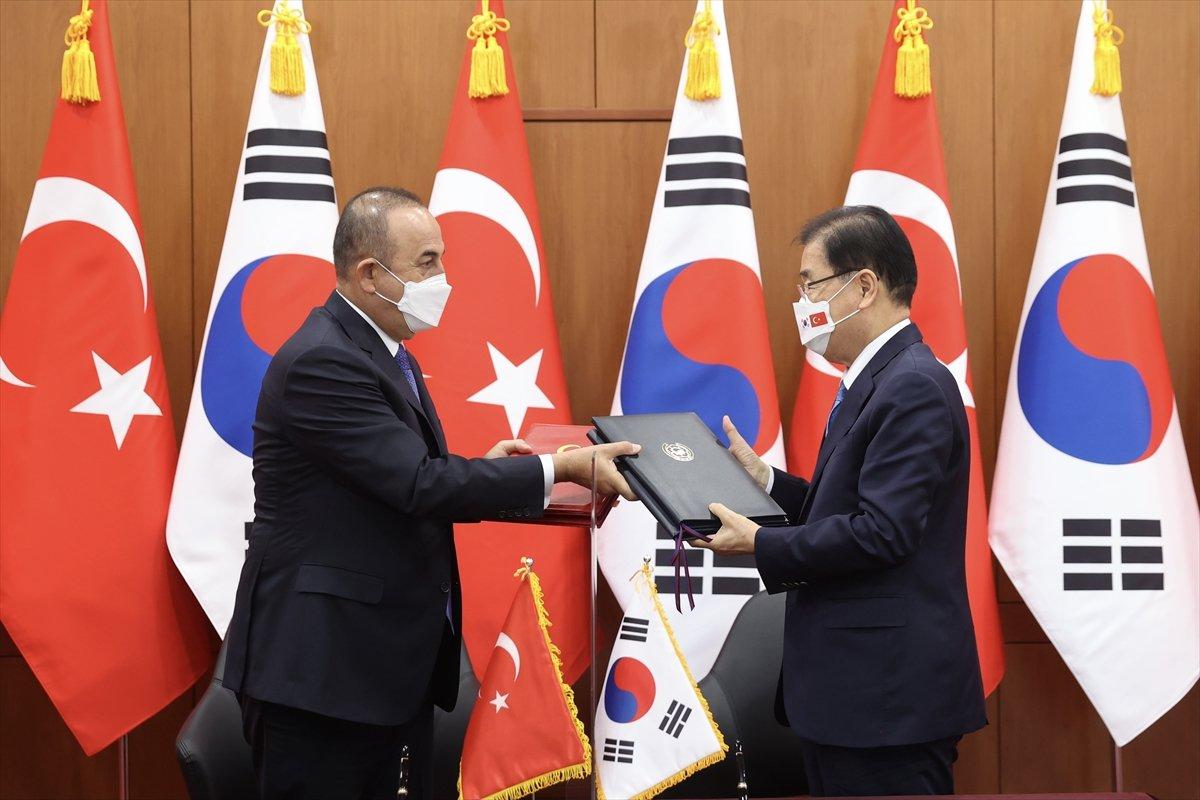 Bakan Çavuşoğlu, Güney Koreli mevkidaşı ile görüştü
