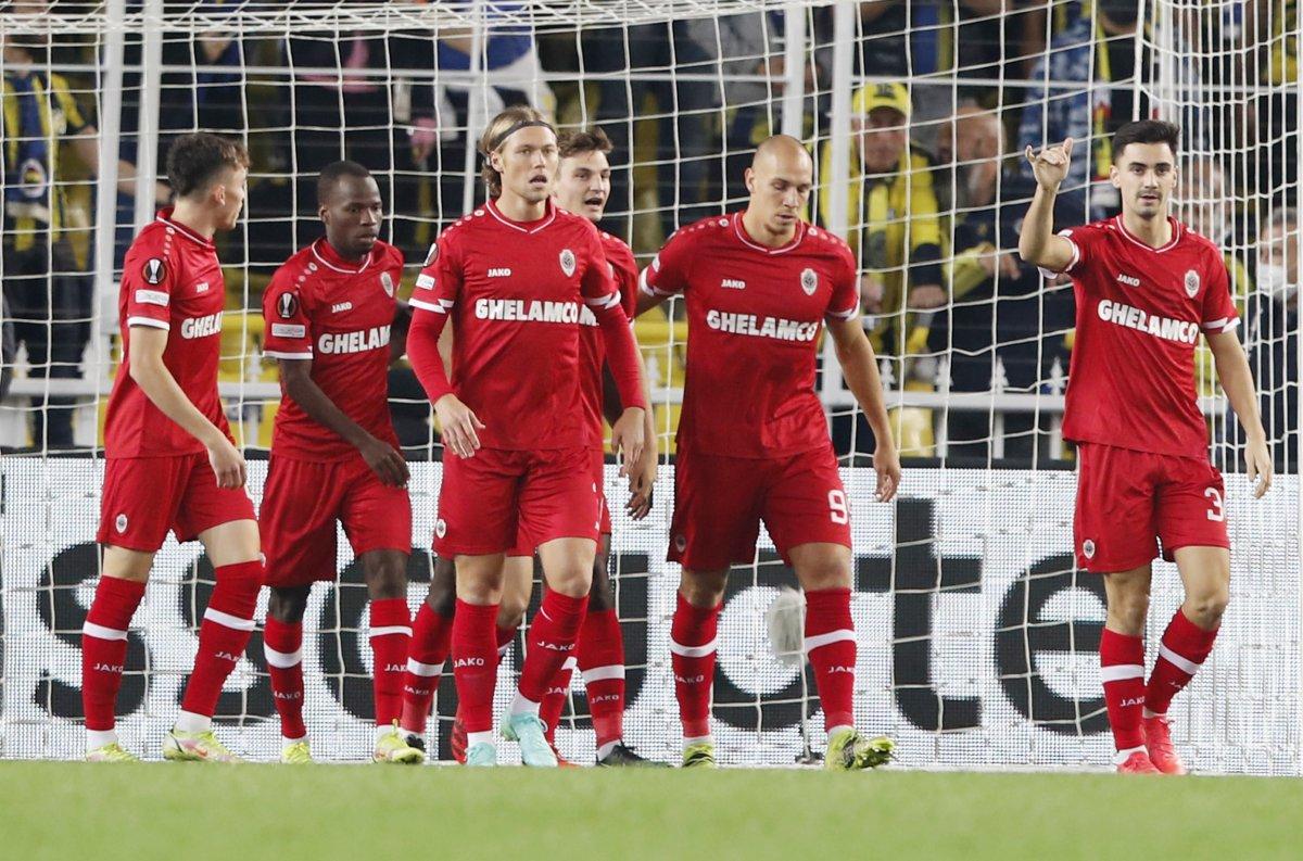 Samatta, Fenerbahçe'nin Avrupa'da yediği en erken gole imza attı