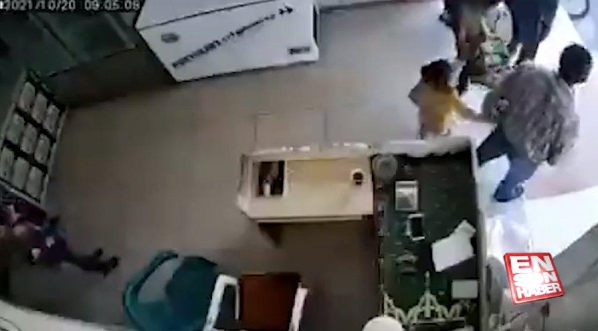 Esad güçlerinin İdlib’de çocukları bombaladığı anlar