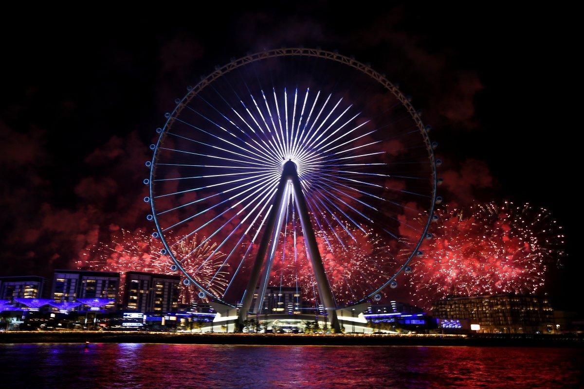 Dubai'de dünyanın en büyük dönme dolabı açıldı