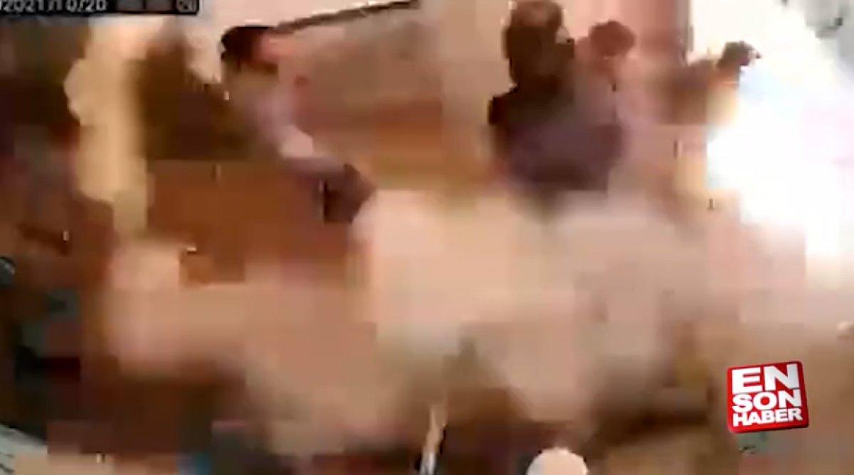 Esad güçlerinin İdlib’de çocukları bombaladığı anlar