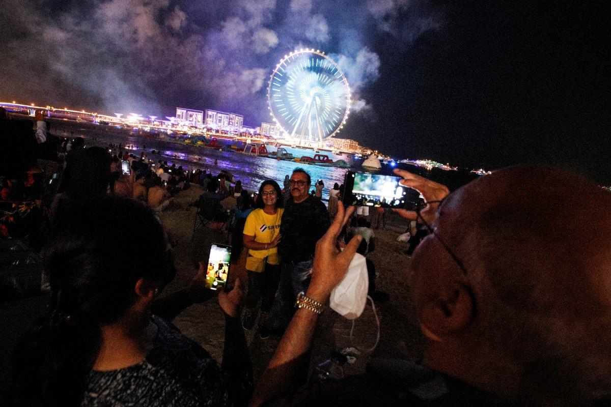 Dubai'de dünyanın en büyük dönme dolabı açıldı