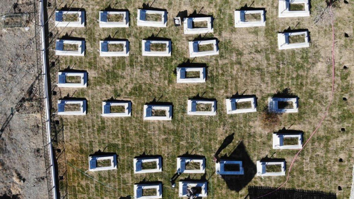 Erzurum'da PKK'nin katlettiği 33 kişi unutulmadı