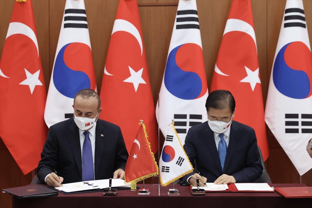 Bakan Çavuşoğlu, Güney Koreli mevkidaşı ile görüştü