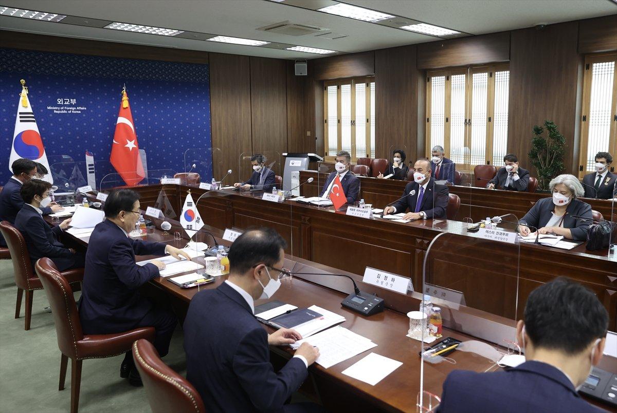 Bakan Çavuşoğlu, Güney Koreli mevkidaşı ile görüştü