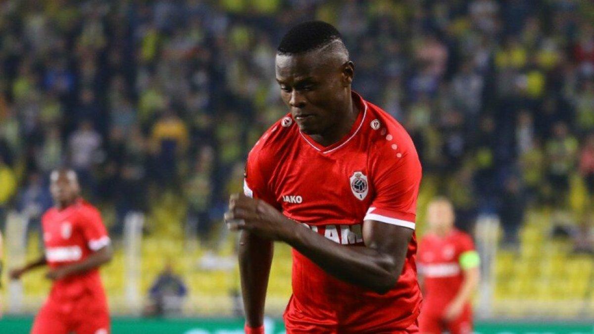 Samatta, Fenerbahçe'nin Avrupa'da yediği en erken gole imza attı