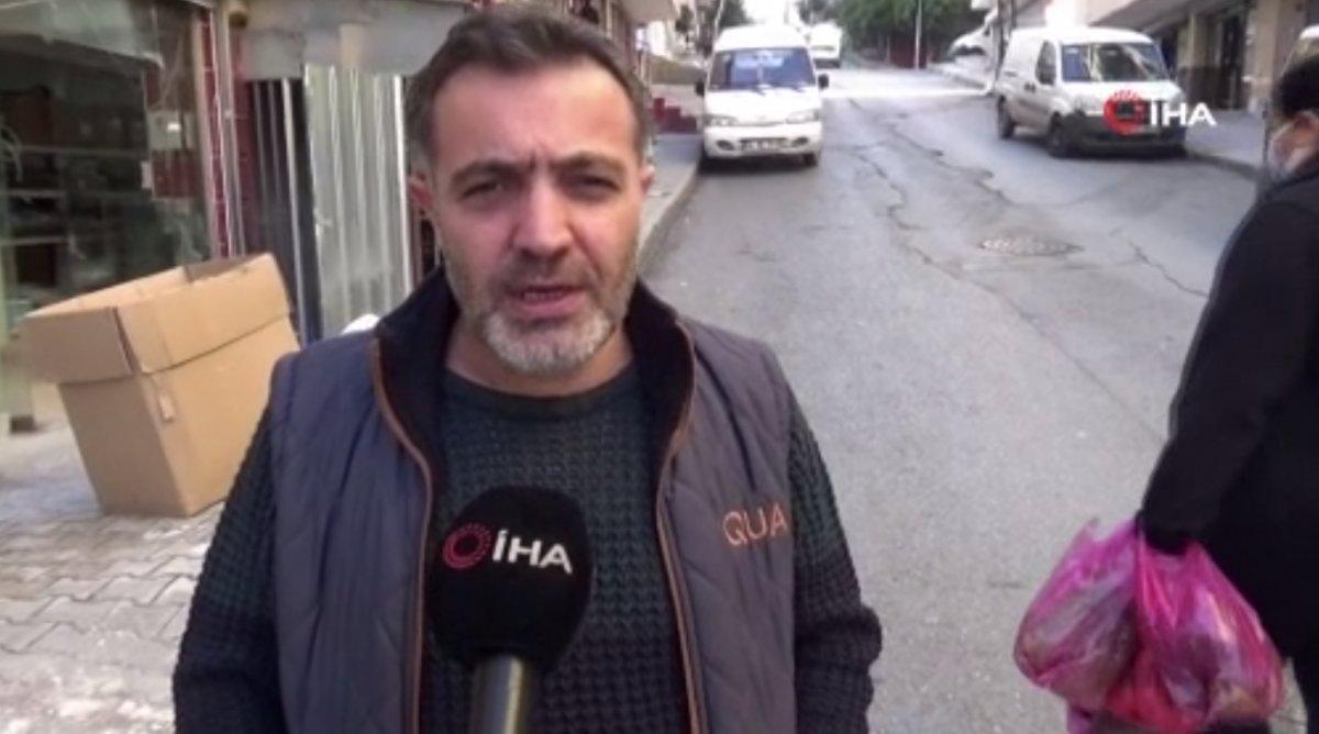 Sultangazi'de iki kız çocuğu araçların aynalarını kırdı