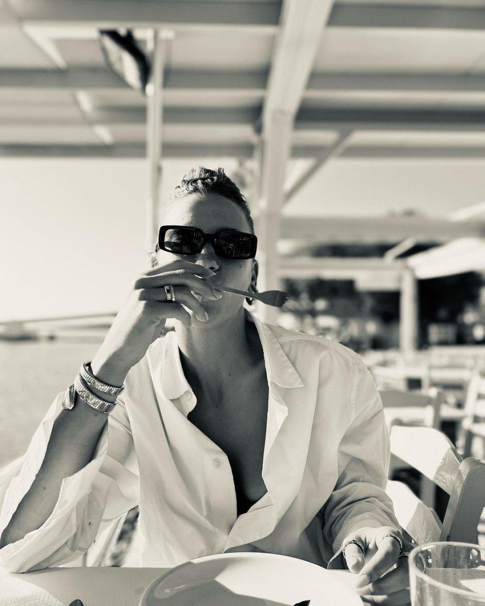 Serenay Sarıkaya'nın keyfi yerinde