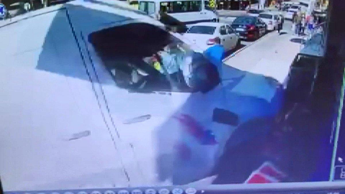 Esenyurt’ta 3 kişinin ezilmekten son anda kurtulduğu kaza