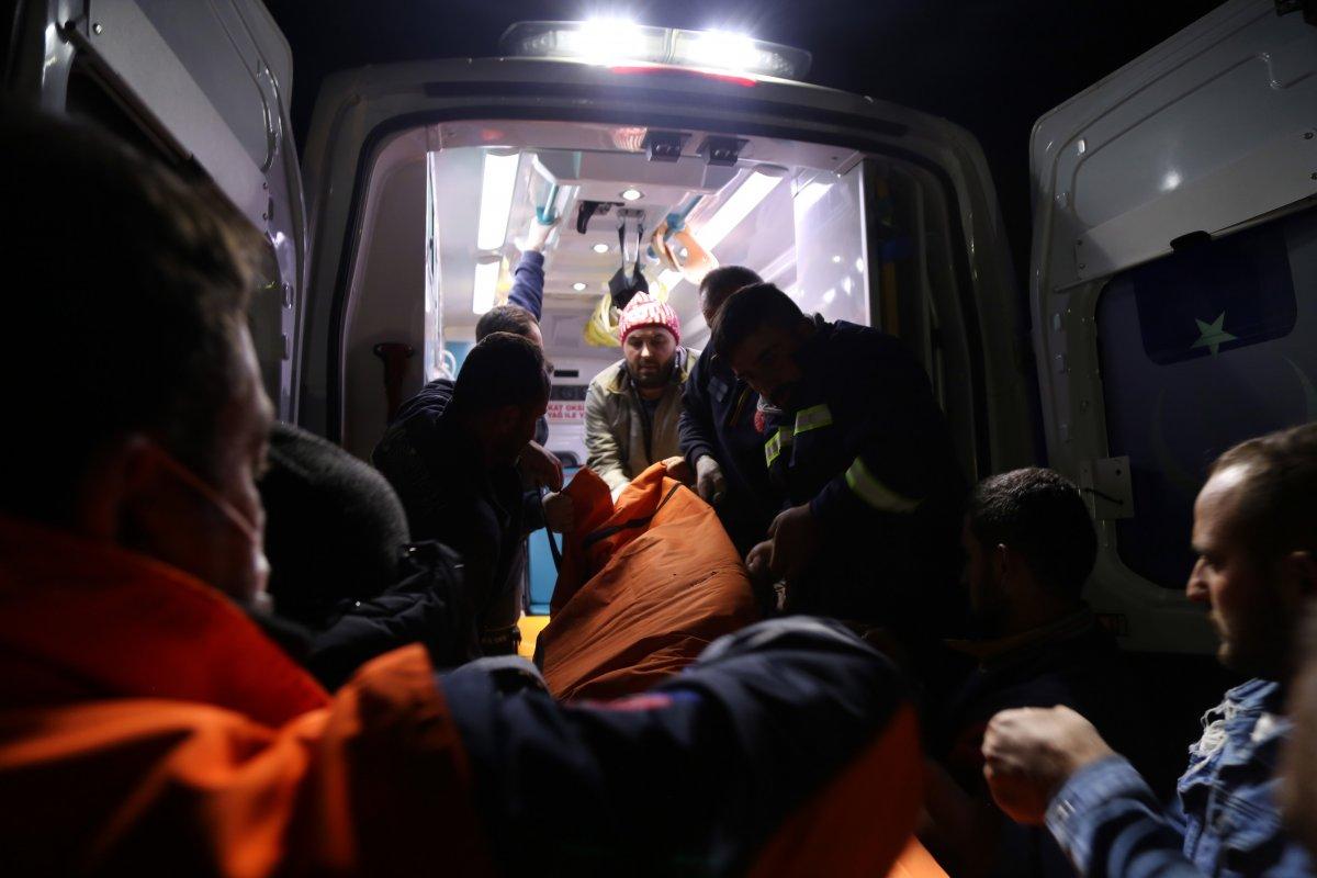 Gümüşhane'de araç uçuruma yuvarlandı: 2 ölü, 1 yaralı