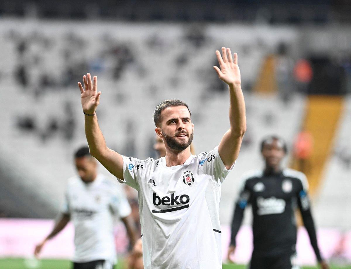 Pjanic, takım arkadaşlarını motive ediyor