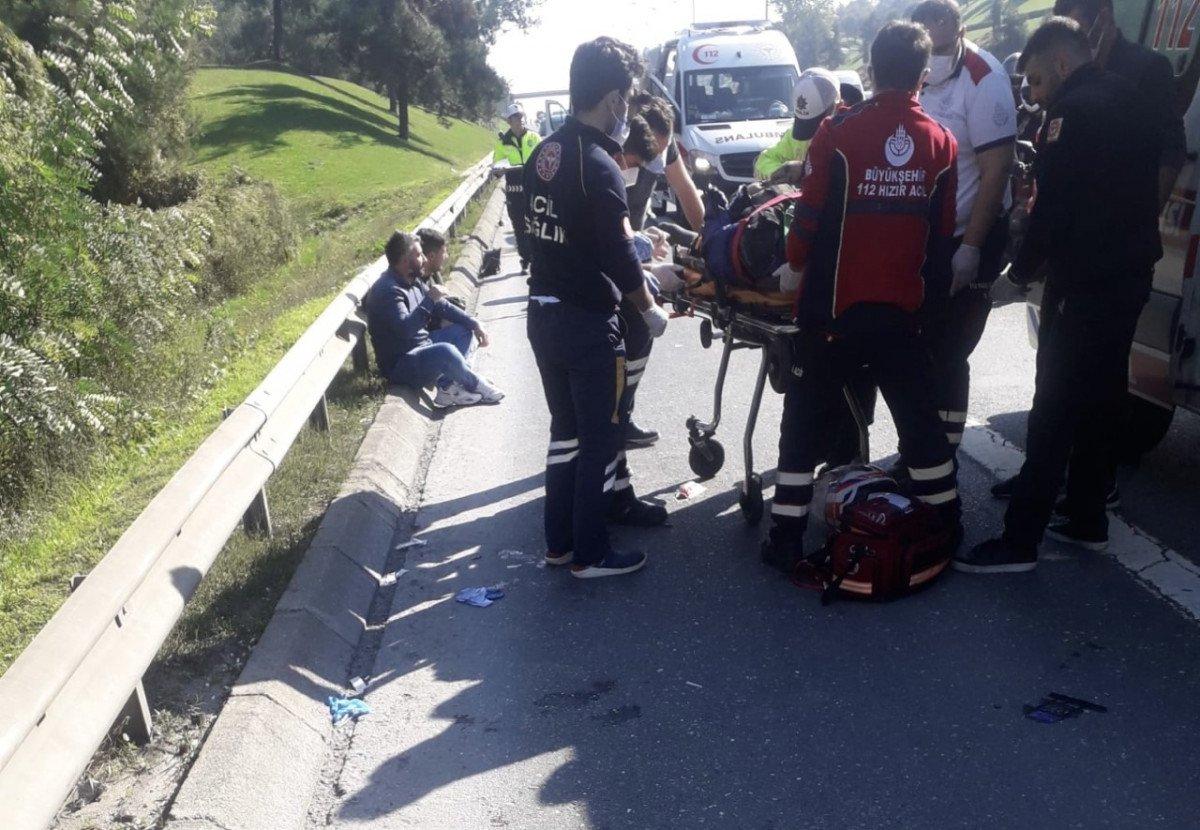 Beykoz’da, TEM Otoyolu’nda motosiklet ile otomobil çarpıştı