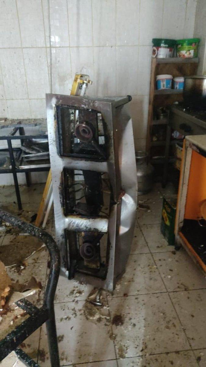 Ankara’da restoranda düdüklü tencere bomba gibi patladı