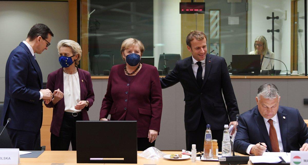 Angela Merkel, katıldığı son AB zirvesinde mevkidaşlarıyla vedalaştı