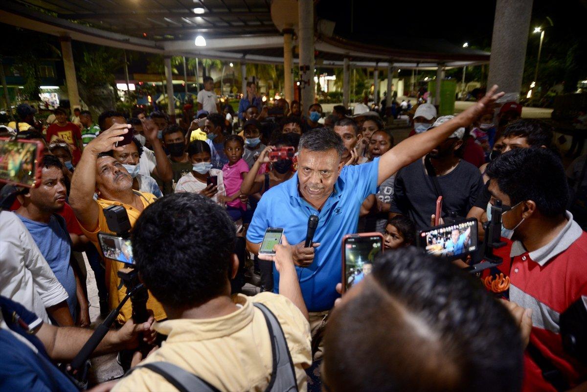 Göçmenler, Meksika sınırından ABD'ye geçmeye çalışıyor
