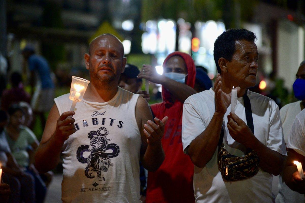 Göçmenler, Meksika sınırından ABD'ye geçmeye çalışıyor