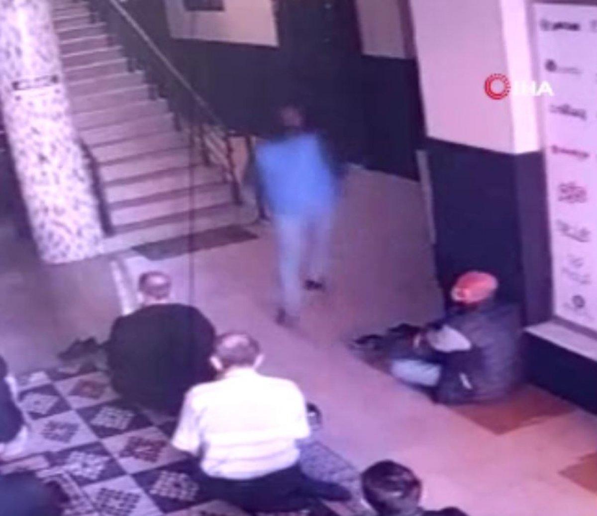 İzmir'de mescide kaçan uyuşturucu satıcısı yakalandı