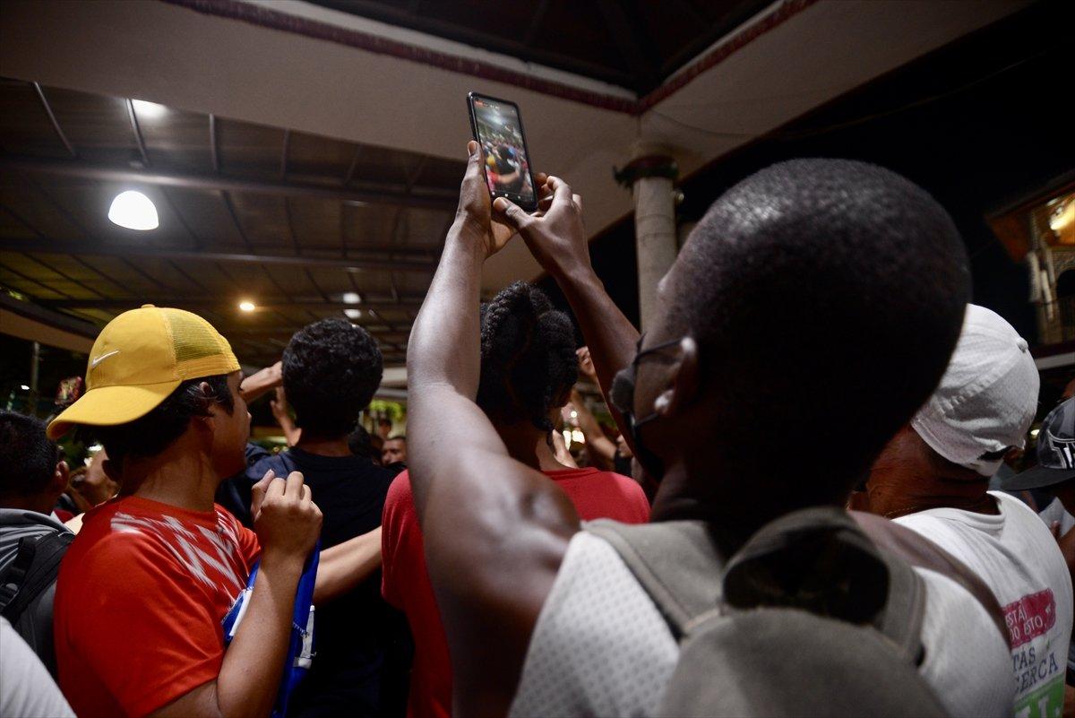 Göçmenler, Meksika sınırından ABD'ye geçmeye çalışıyor