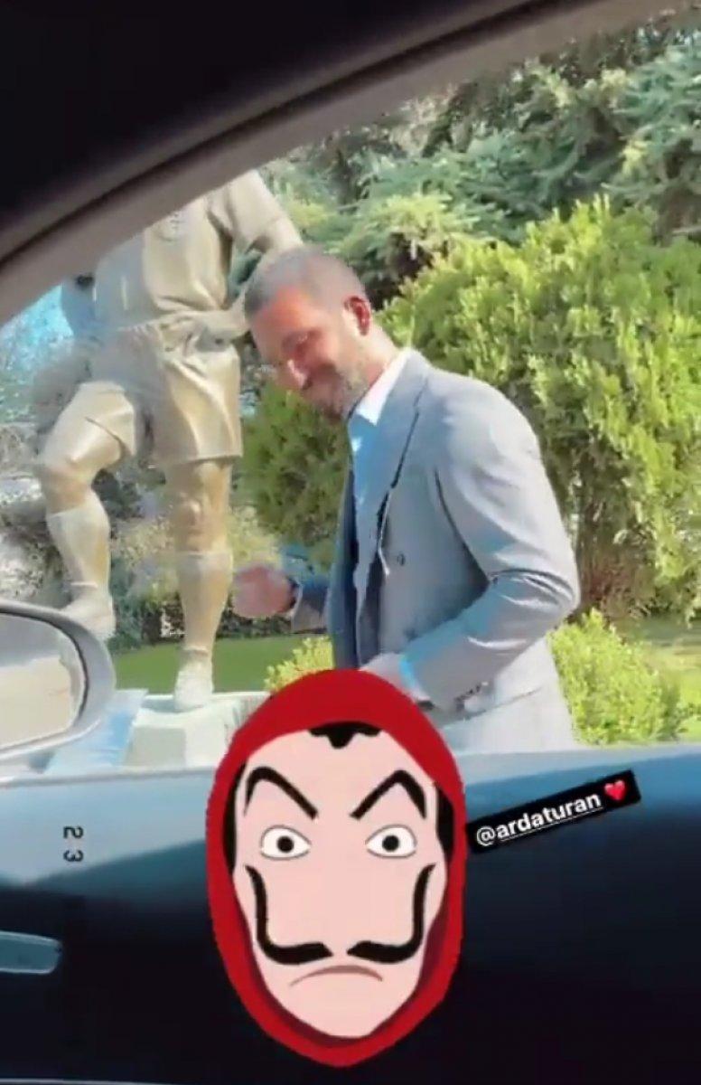 Arda Turan'ın dans performansı