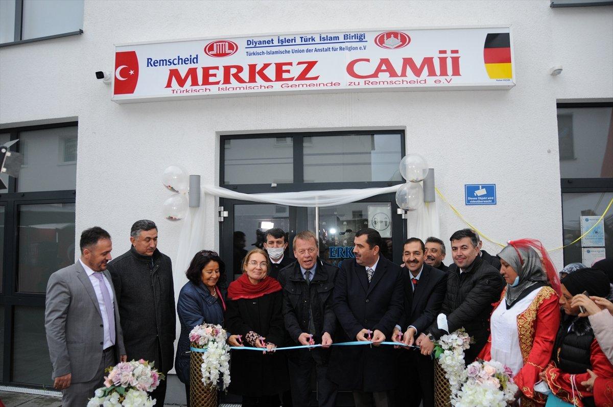 Almanya'da DİTİB camisi ibadete açıldı