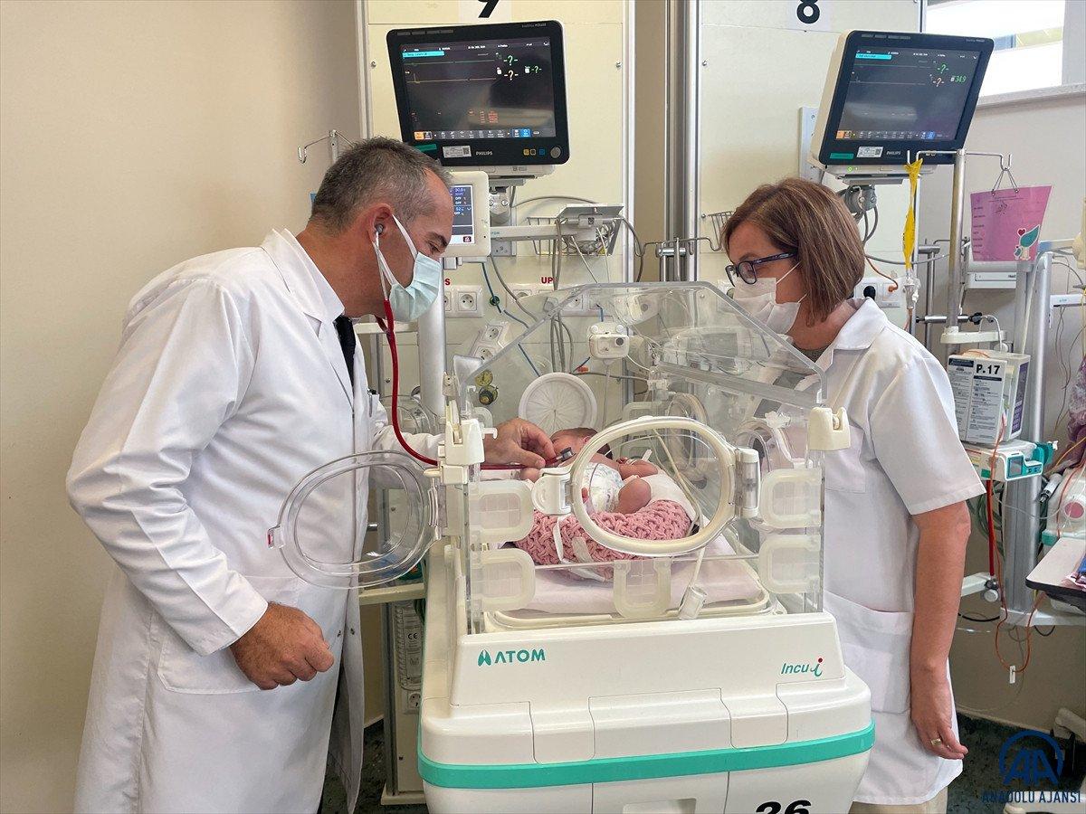 İzmir'de yeni doğan Aras bebeğin yaşam savaşı