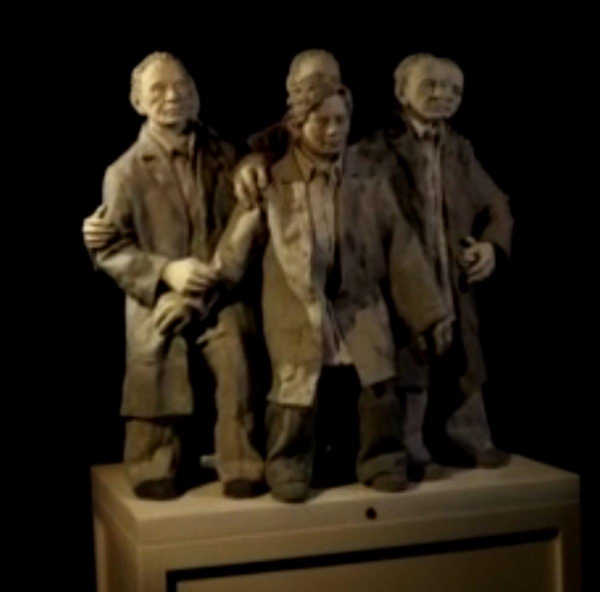 ABD'deki sergide Server Demirtaş'ın hareketli heykeli ilgi odağı oldu