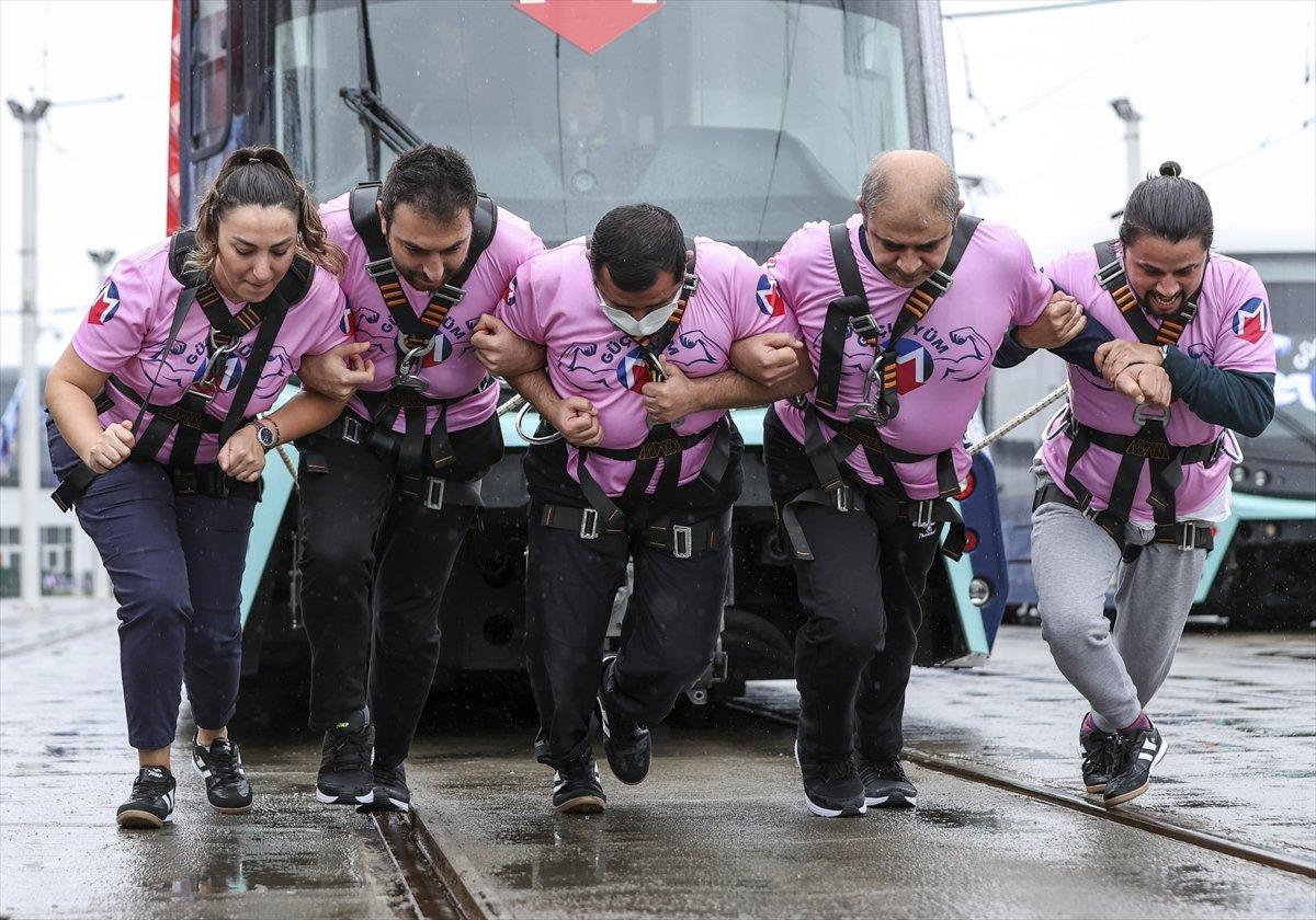 Metro İstanbul'da 'Strongman Challenge': 47 tonluk tren çektiler