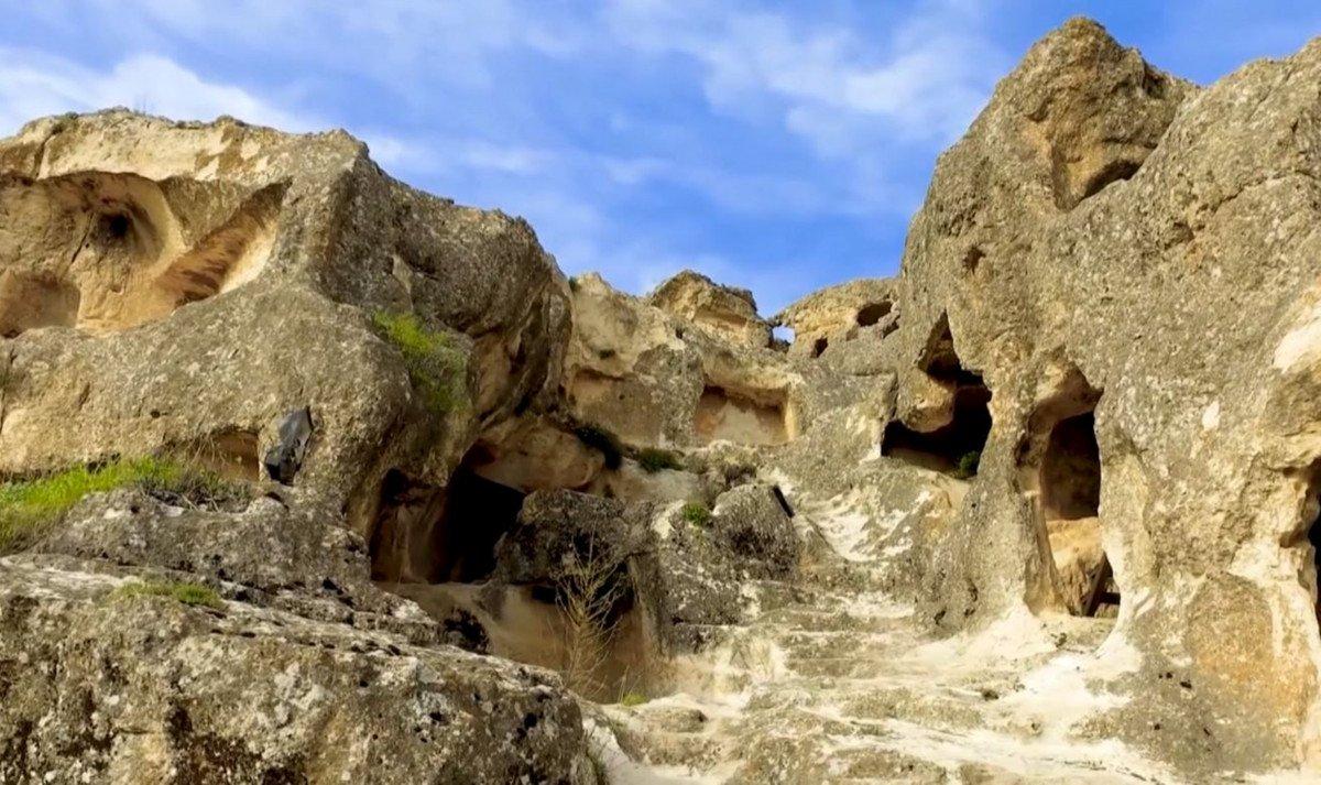 Diyarbakır Hasuni Mağaraları'nın çöp alanından arındırılması isteniyor