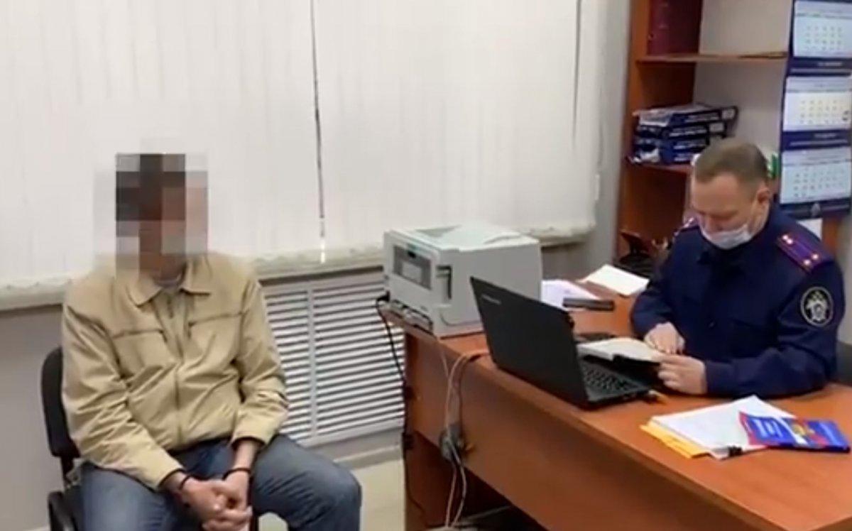 Rusya'da aşkına karşılık bulamadığını kadının başını kesti