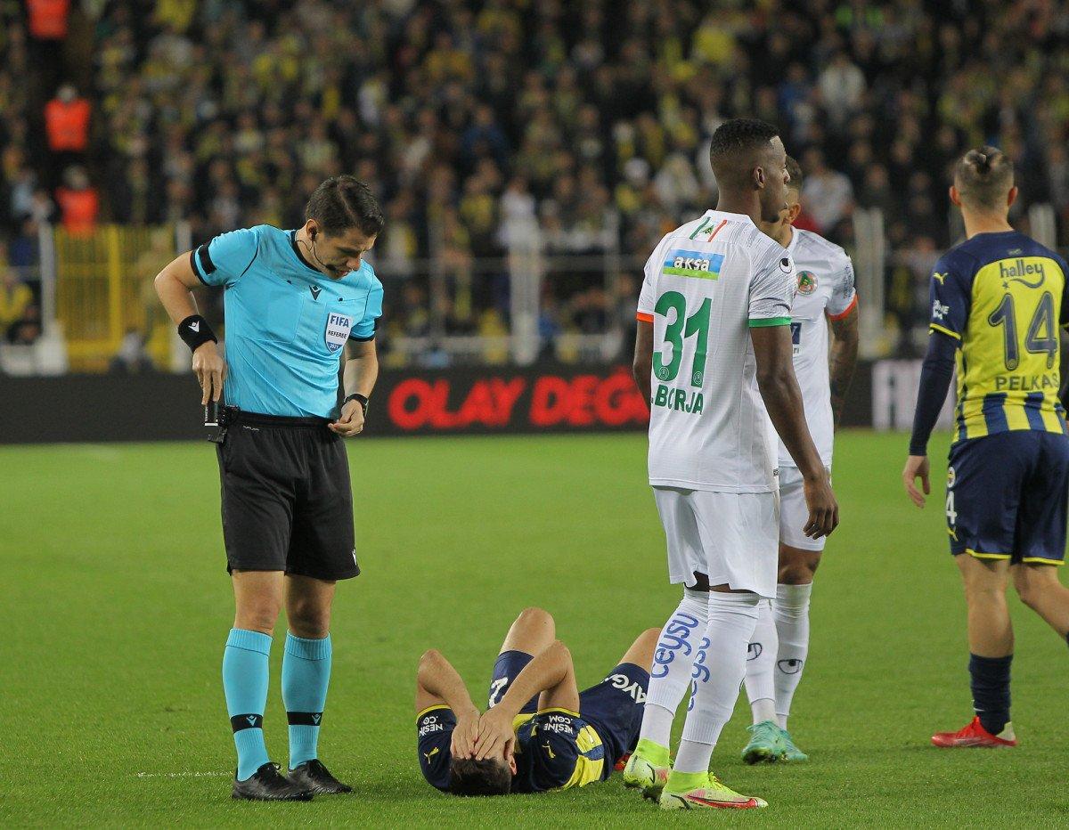 Fenerbahçe evinde Alanyaspor'a mağlup oldu