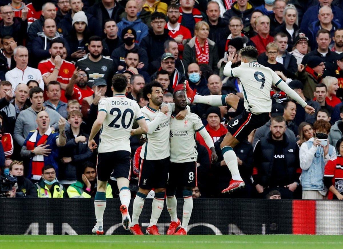 Liverpool, Manchester United'ı tarihi bir skorla geçti