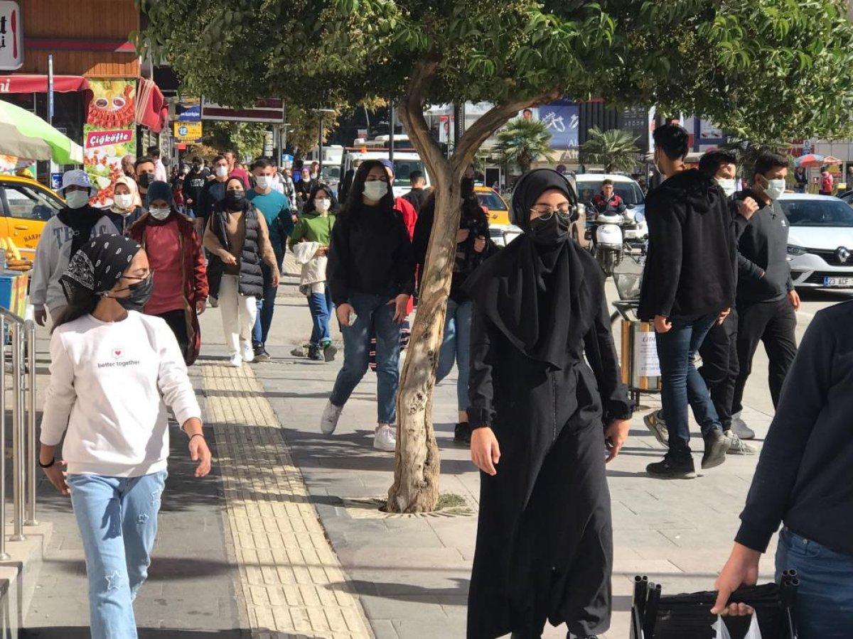 Elazığ’da vaka sayıları aşıyla birlikte düşüşe geçti