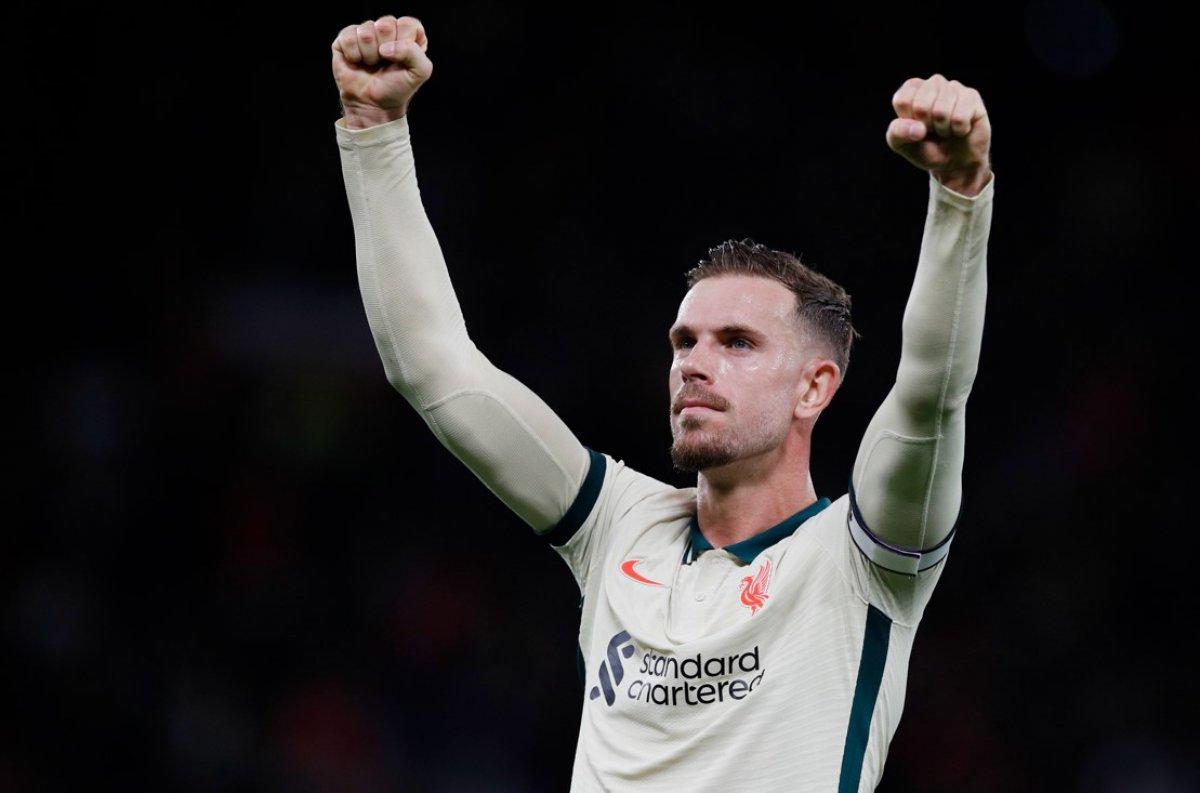 Liverpool, Manchester United'ı tarihi bir skorla geçti