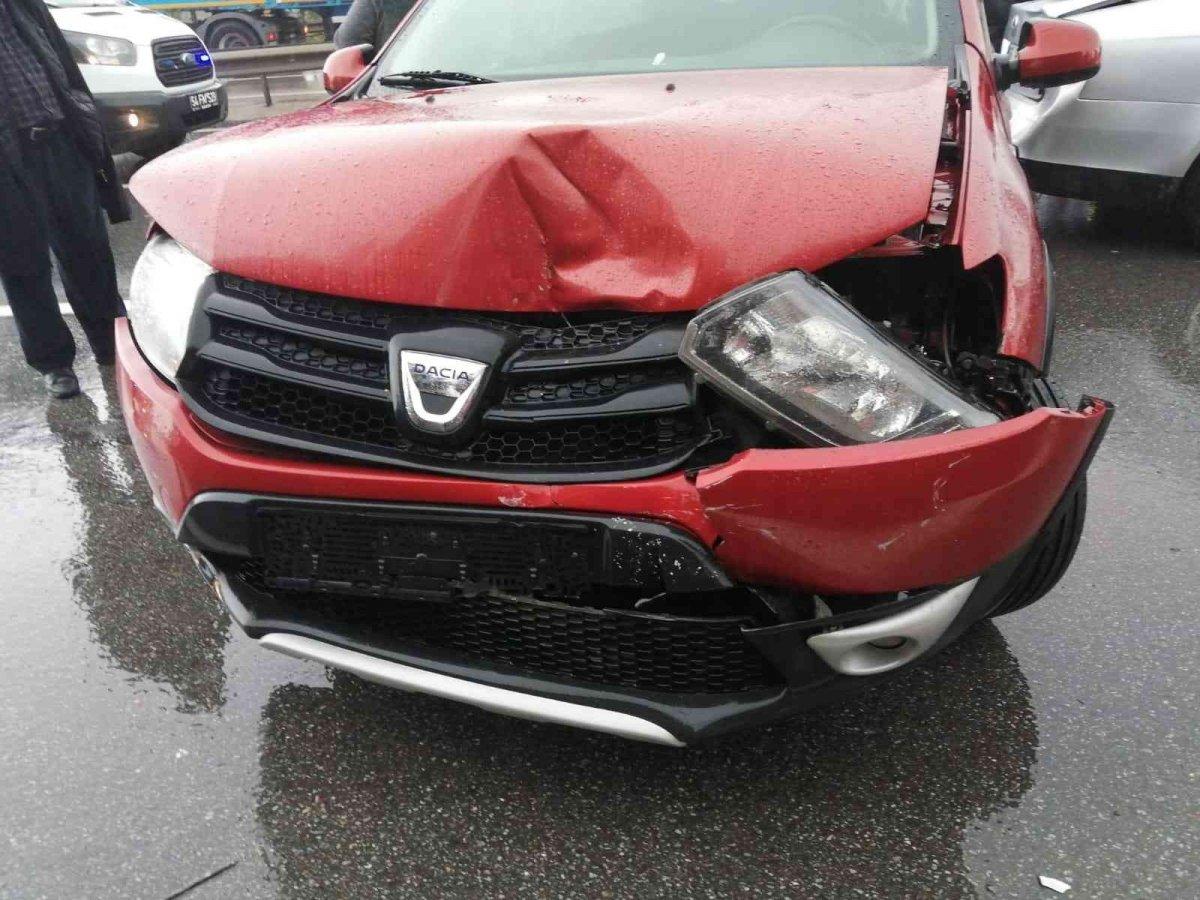 Sakarya TEM'de zincirleme kaza: 23 araç birbirine girdi