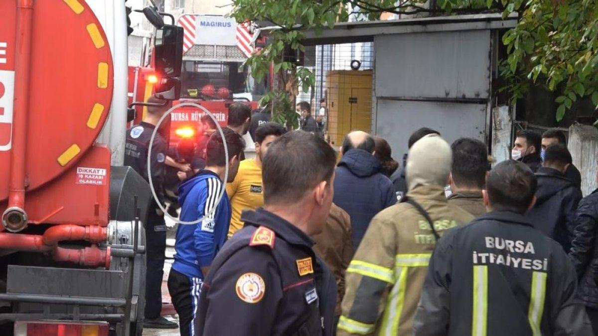 Bursa'da tekstil fabrikası alevlere teslim oldu