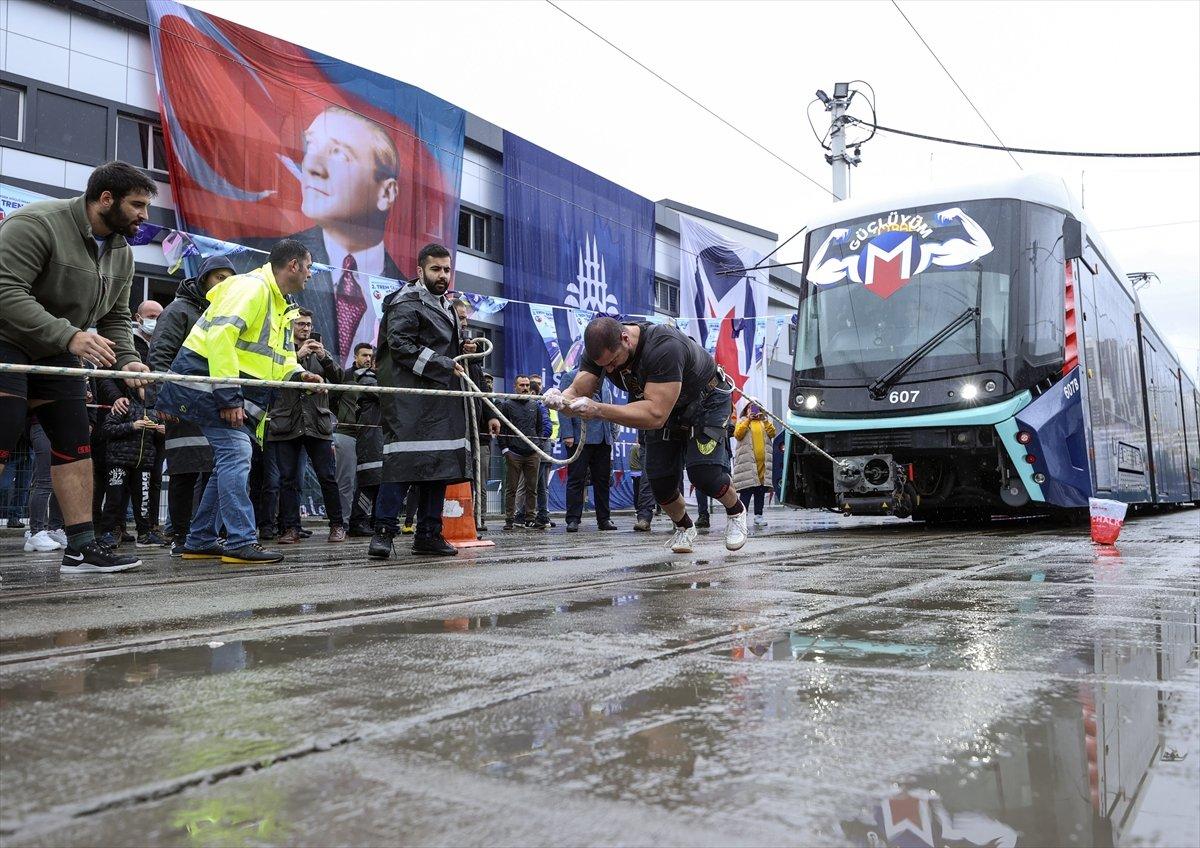 Metro İstanbul'da 'Strongman Challenge': 47 tonluk tren çektiler