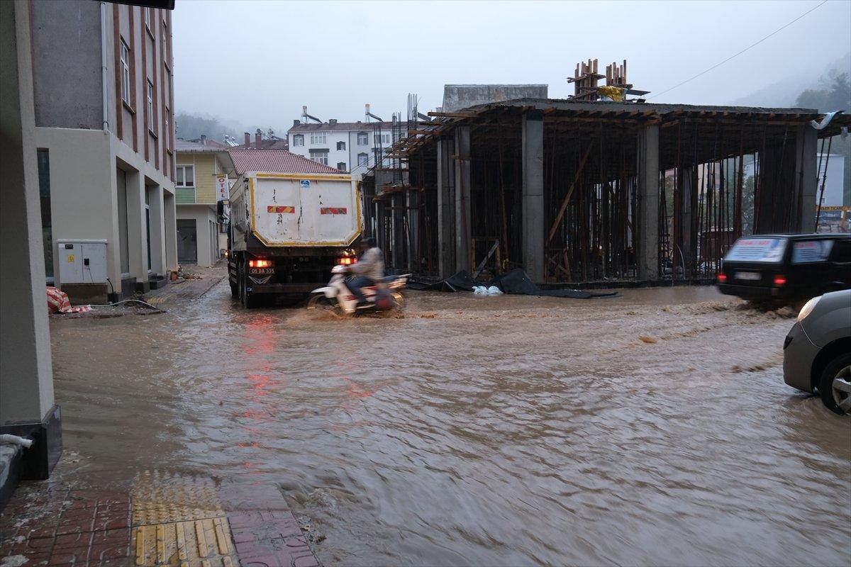Kastamonu Bozkurt'ta sokaklar yeniden sular altında