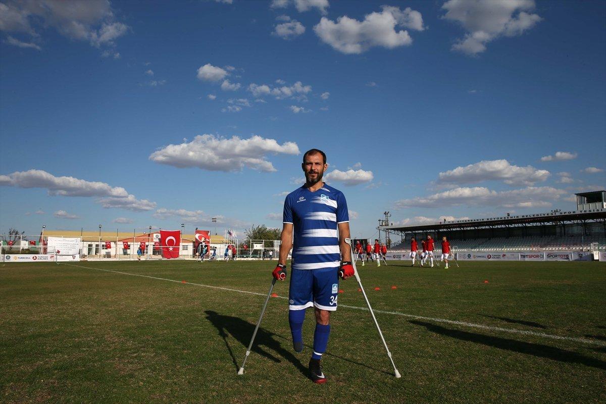 Terörden bacaklarını kaybeden gaziler, futbolda başarıdan başarıya koşuyor