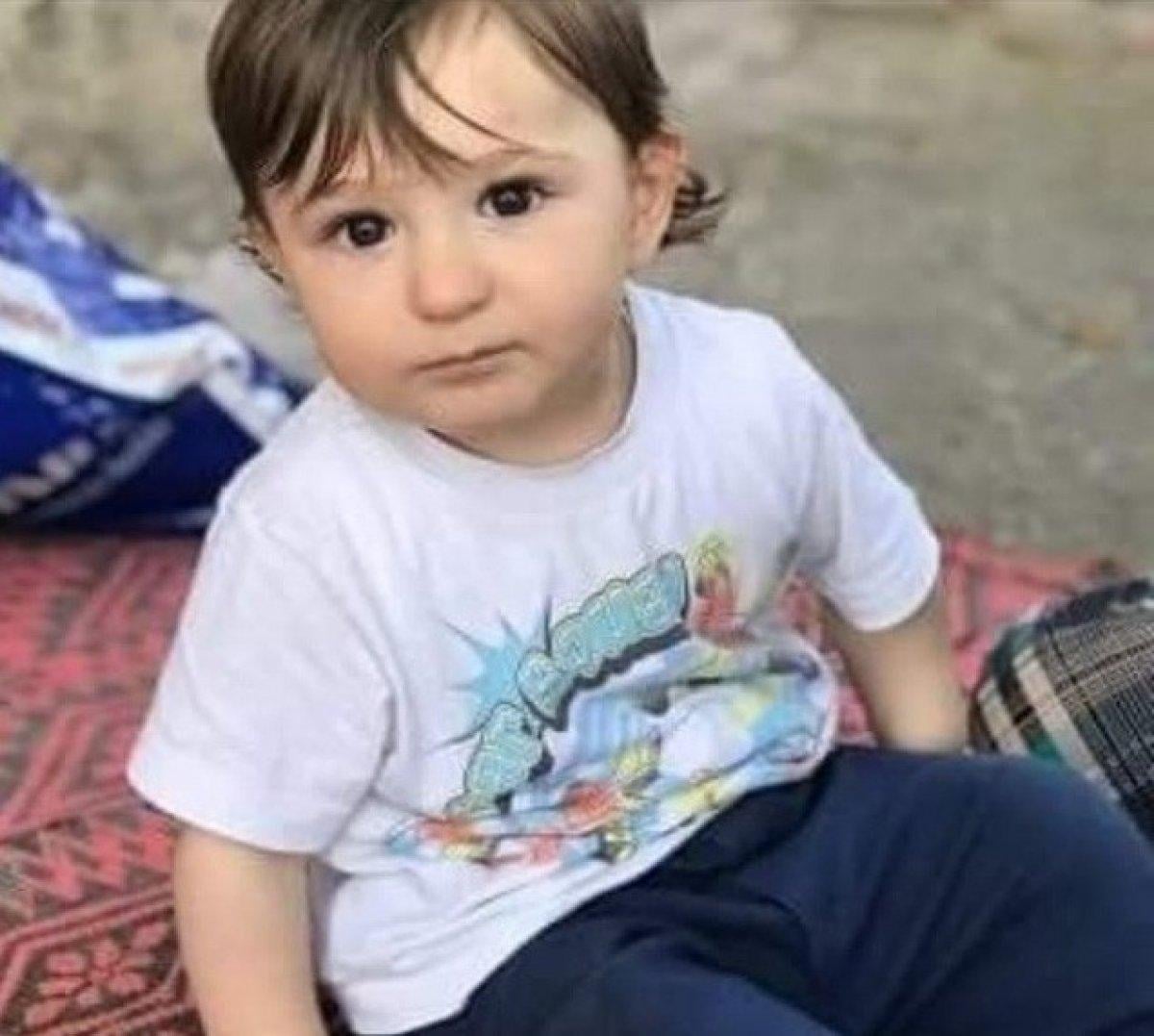 Zonguldak'ta bir kişi, aracını park etmek isterken 4 yaşındaki oğlunu ezdi