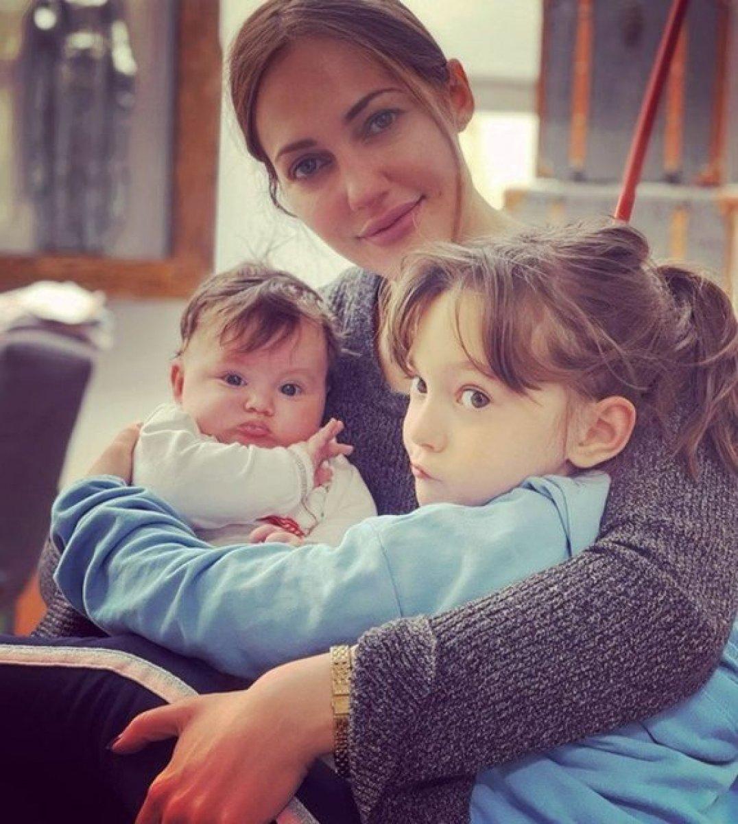 Meryem Uzerli'den küvet pozu