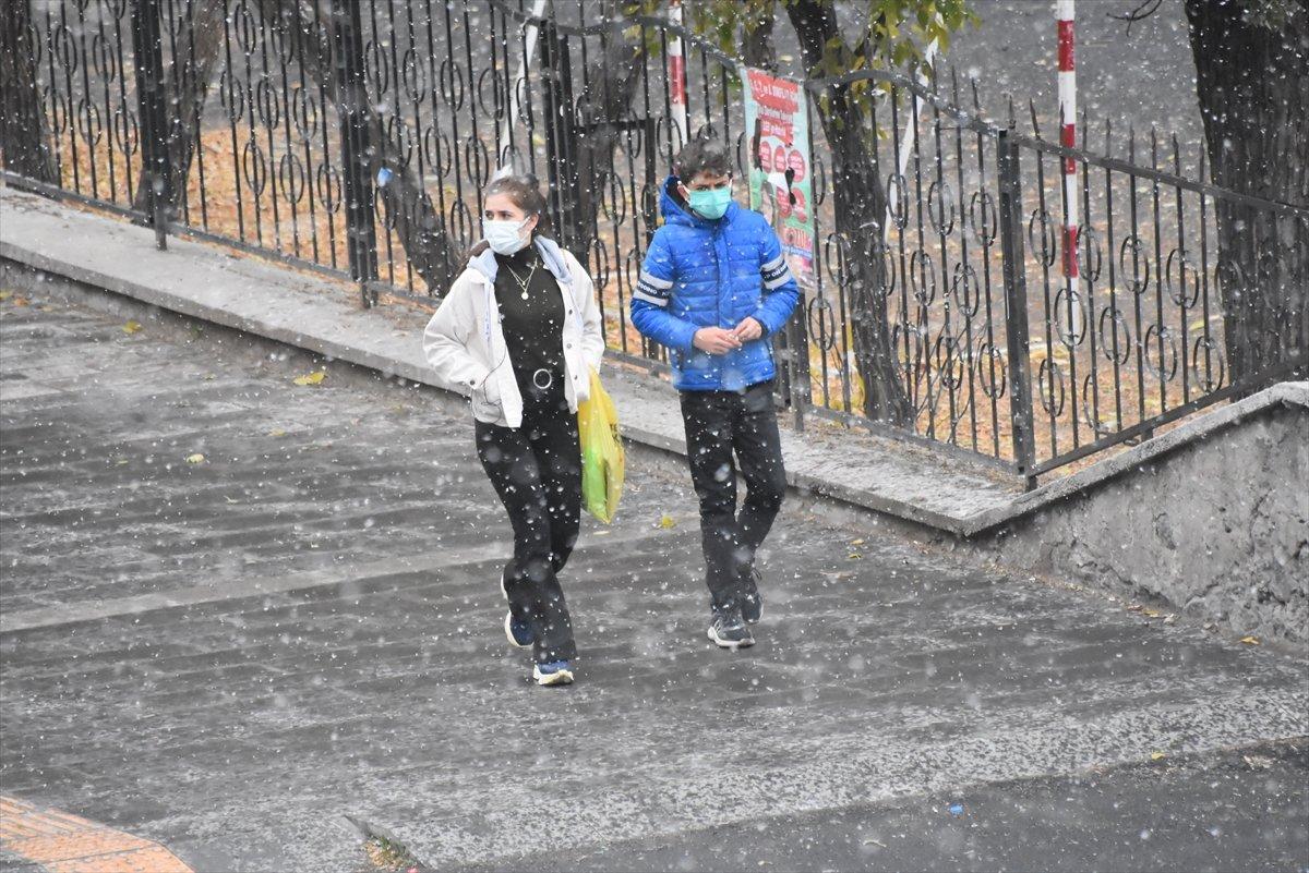 Erzurum ve Kars kara teslim oldu