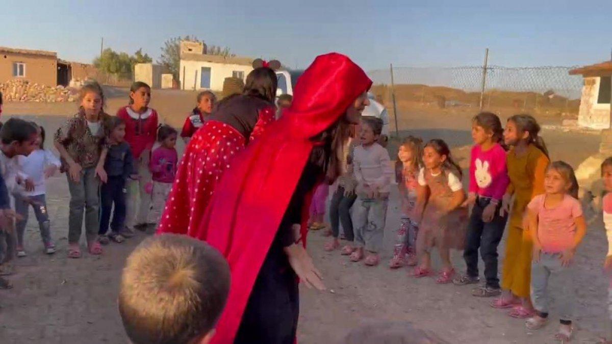 Şanlıurfa’da palyaçoların çocukları eğlendirmesine muhtar izin vermedi