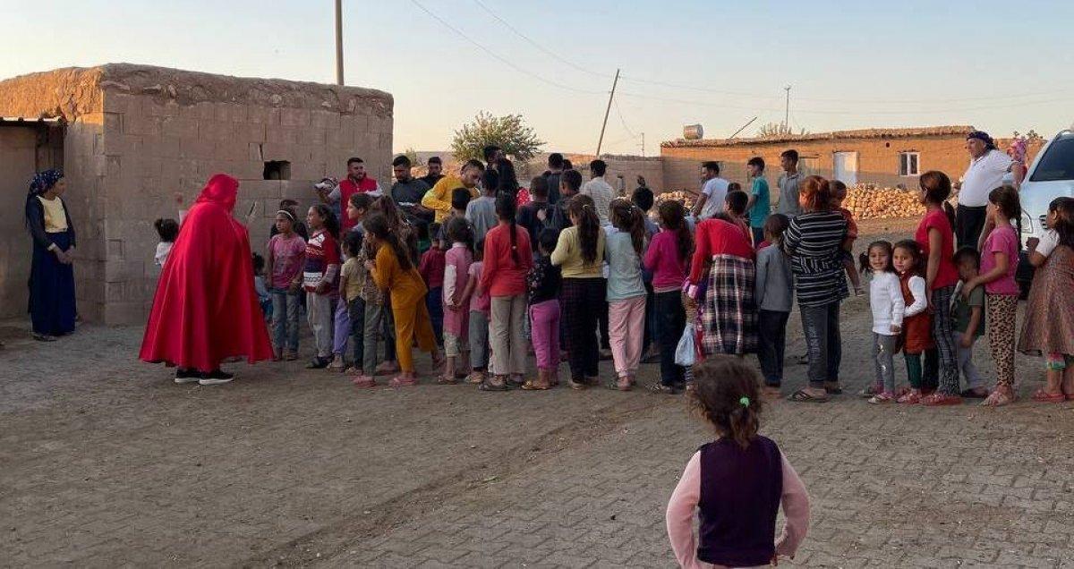 Şanlıurfa’da palyaçoların çocukları eğlendirmesine muhtar izin vermedi