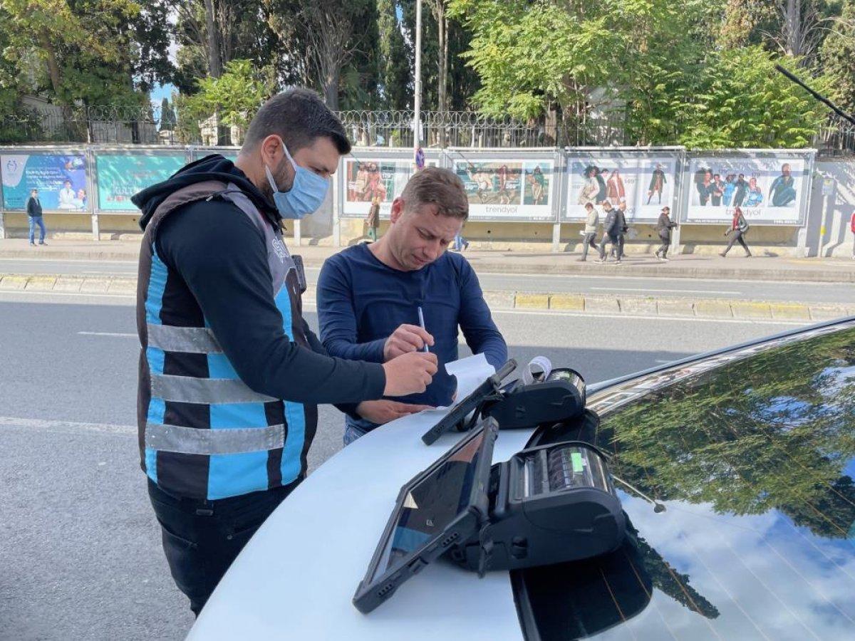 Şişli'de polis ekipleri taksileri denetledi