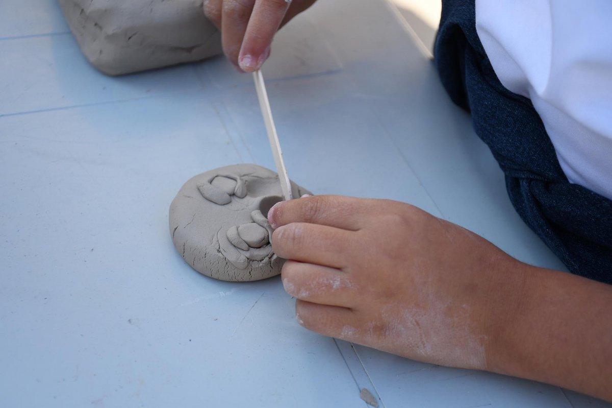 CHP'li Kuşadası Belediyesi'nden çocuklara heykel atölyesi