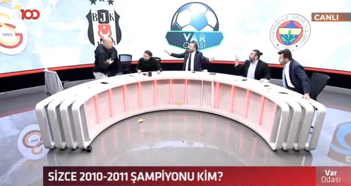 VAR Odası'nda Oğuz Altay ile Emre Bol'un 2010-2011 şampiyonu kim kavgası
