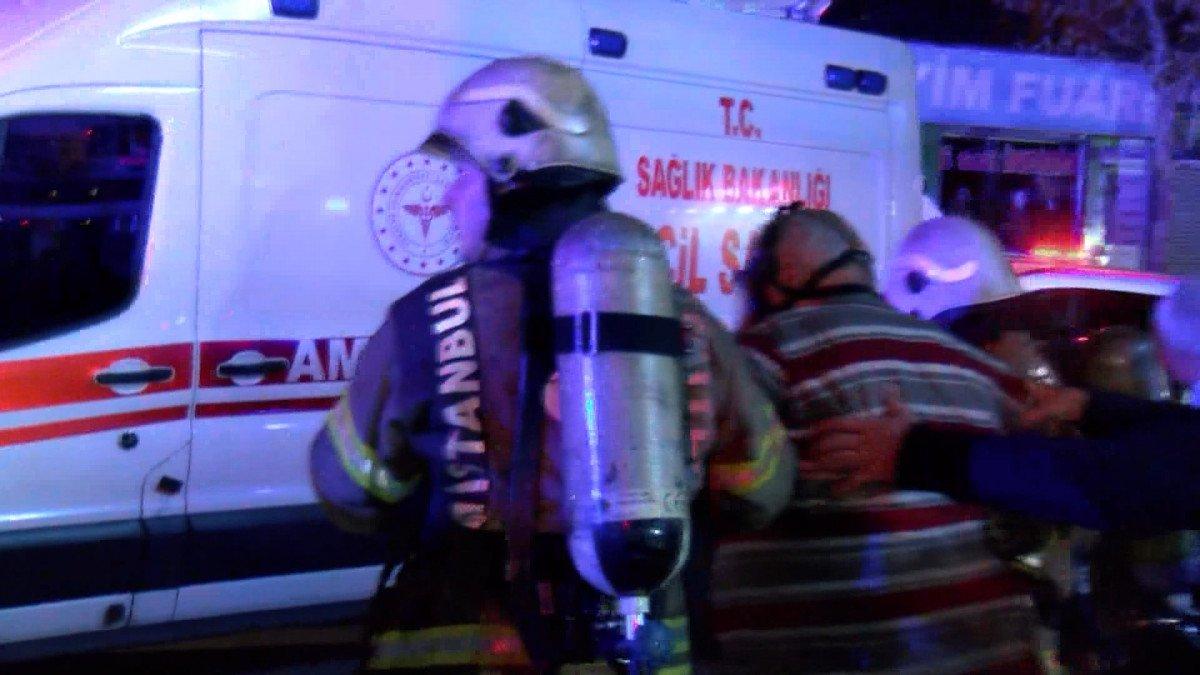 Bağcılar'da 4 katlı binada çıkan yangında kocasını içerde sanarak ağladı