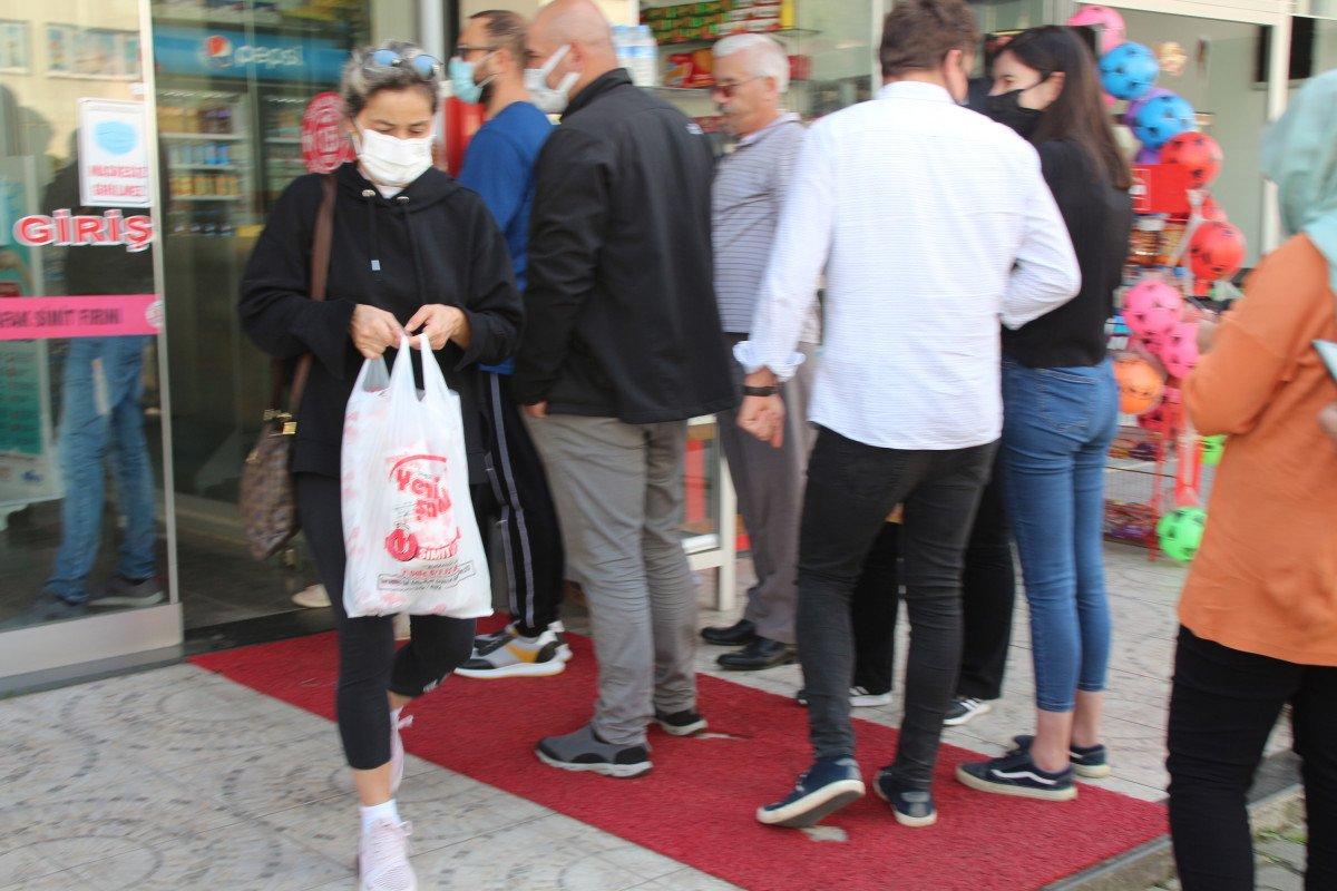 Rize’nin susamsız simidi ‘kel simide’ yoğun talep