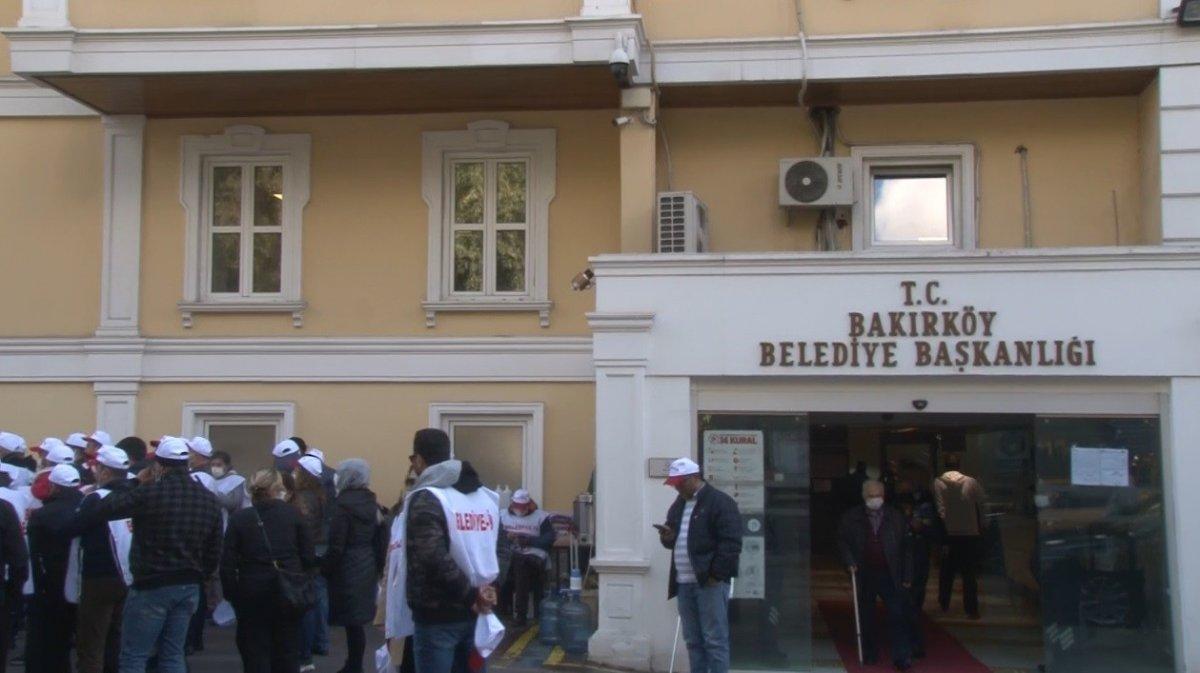 Bakırköy Belediyesi işçileri, 3 yıldır bekledikleri zam gelmeyince greve başladı